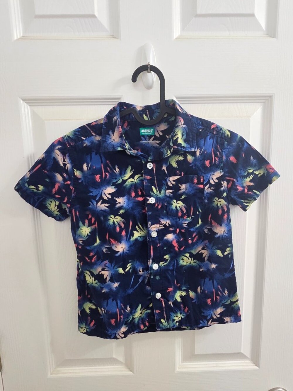 Pre-loved 365 Kids from Garanimals Boys Resort Shirt – Size 5